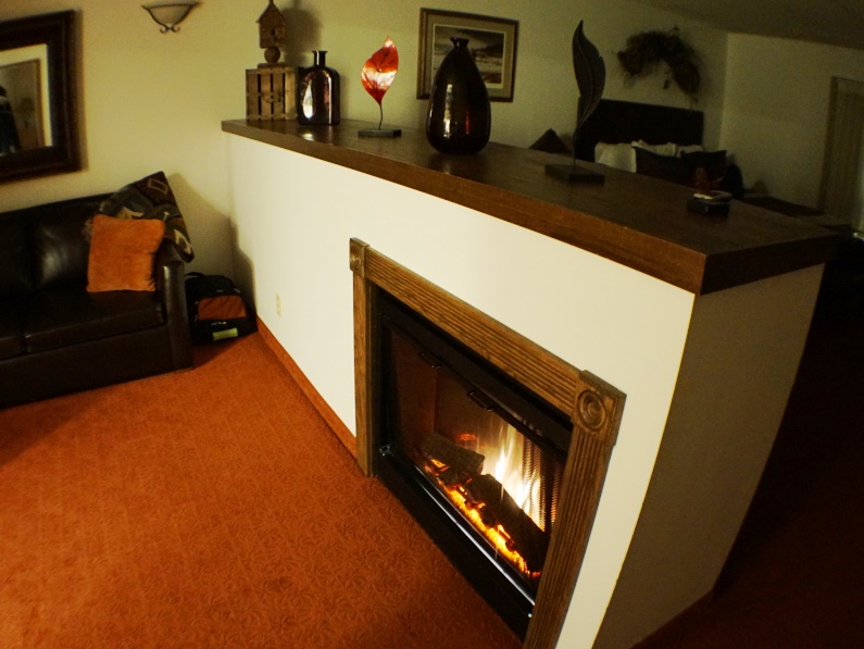 Unique hotel rooms with a fireplace in Menard County, Illinois